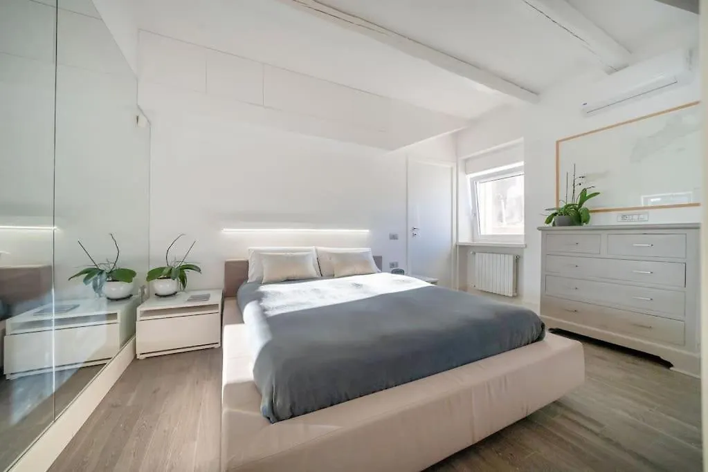 The Attic 'Panorama' Apartment Naples